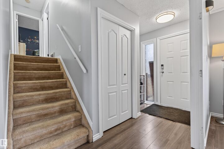 Property Photo:  6009 53 Avenue  AB T9M 1T4 