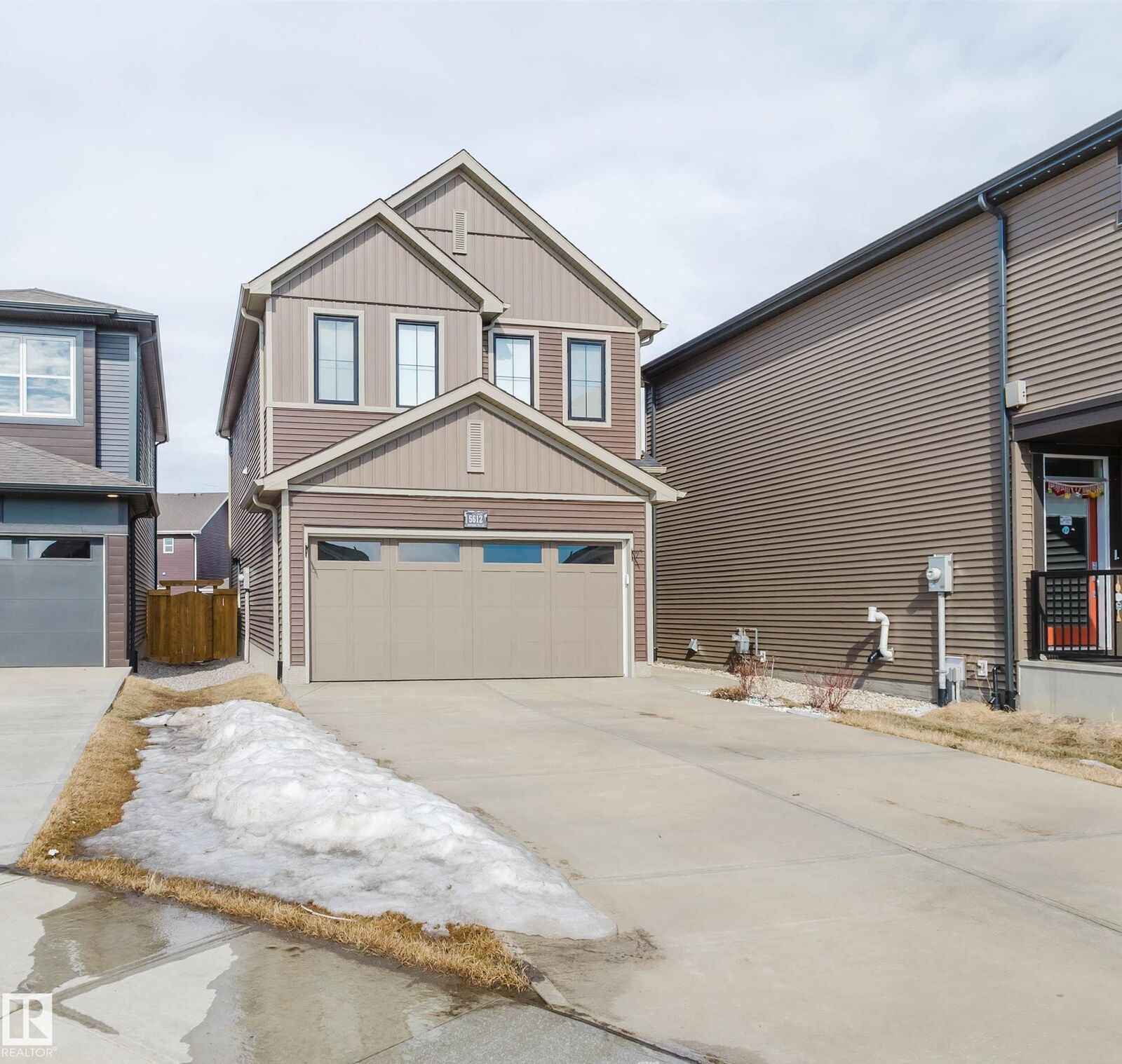 Property Photo:  5612 Hawthorn Way SW  AB T6X 3C1 
