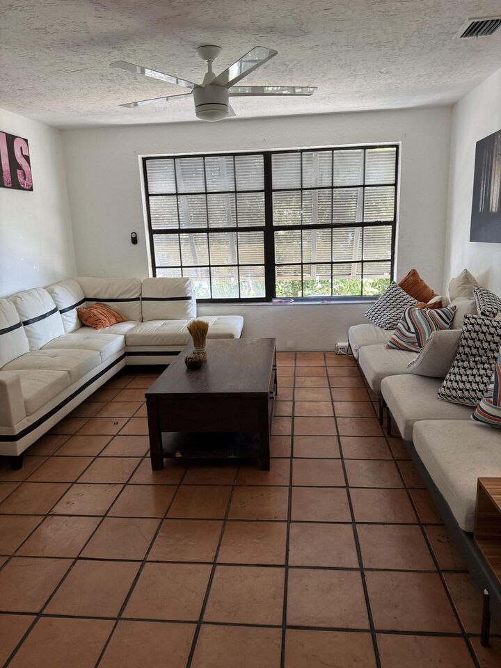 Property Photo:  3301 Duck Avenue D  FL 33040 