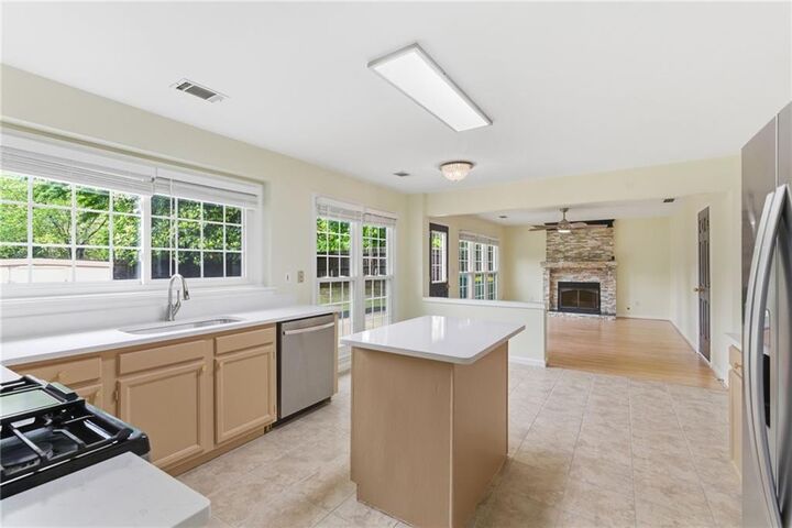 Property Photo:  155 Thatching Lane  GA 30022 