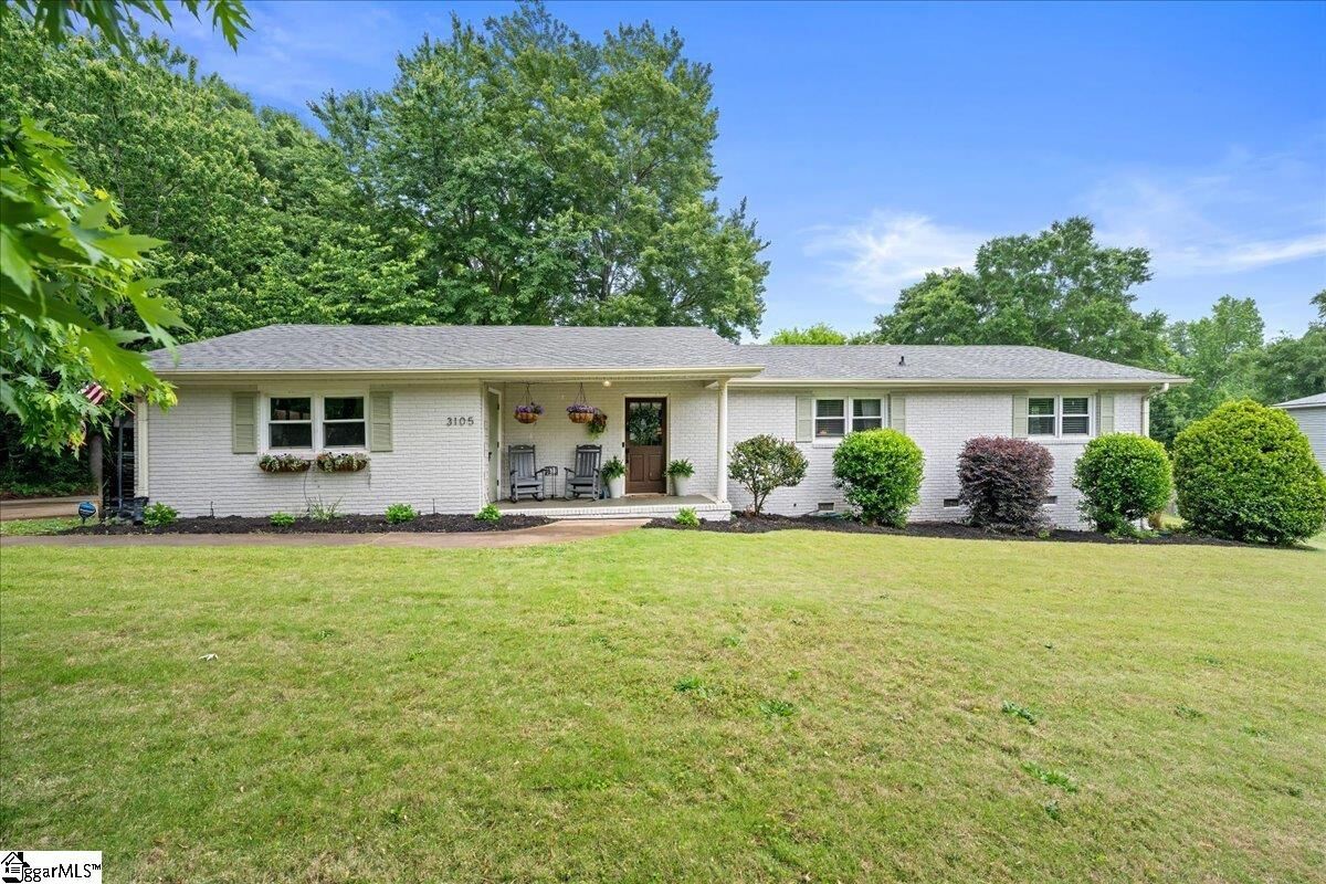 Property Photo: 3105 Pinehurst Lane SC 29621