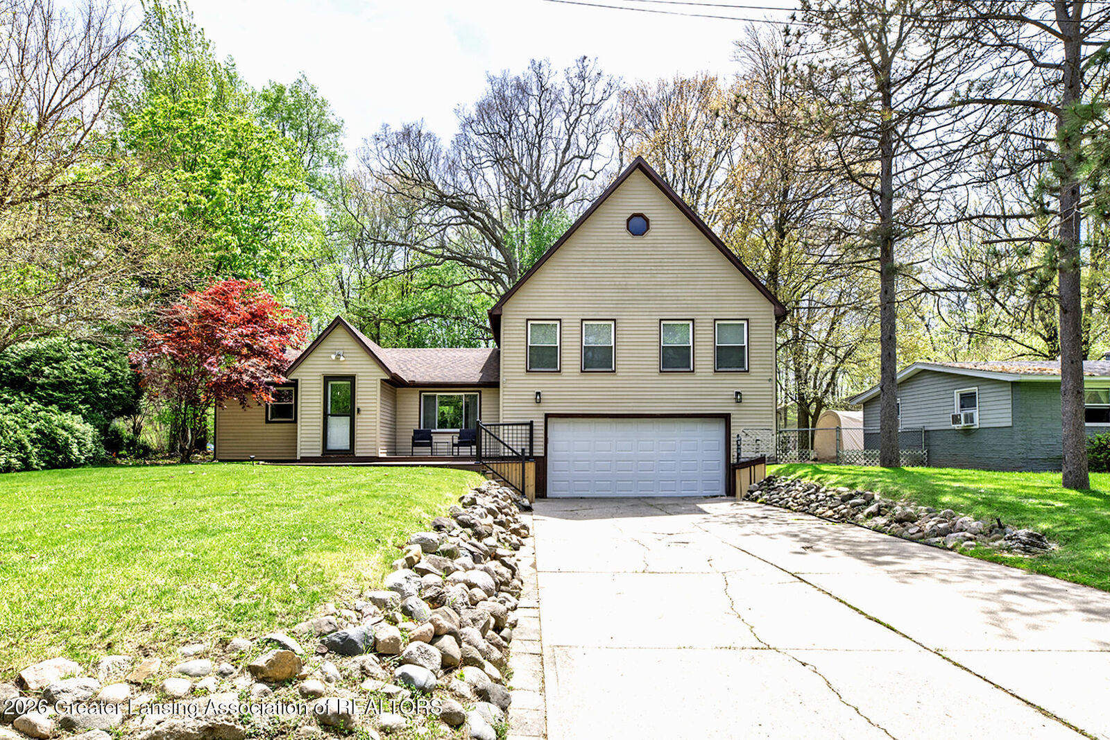Property Photo: 911 Elmwood Street MI 48820