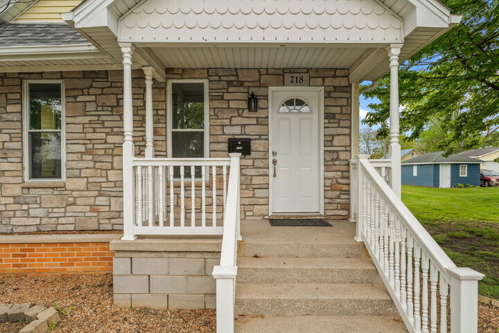 Property Photo:  718 N Grant Street  IN 46307 