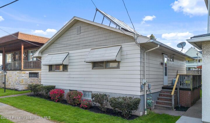 Property Photo:  1522-1524 1508 Elizabeth Street  PA 18504 