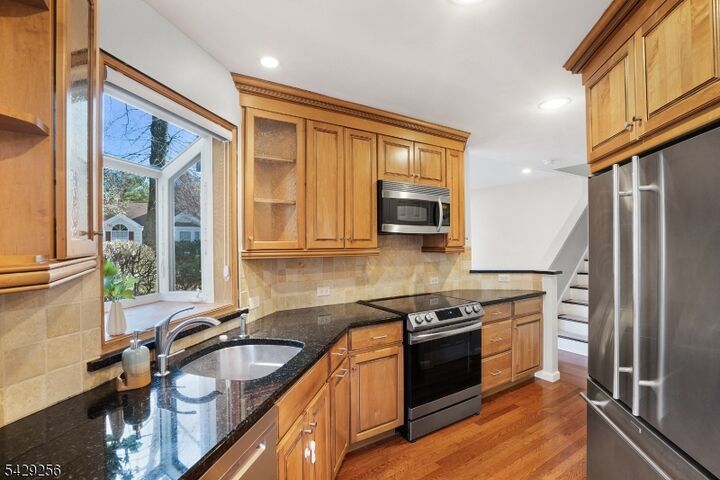 Property Photo:  89 Birchwood Road  NJ 07921 