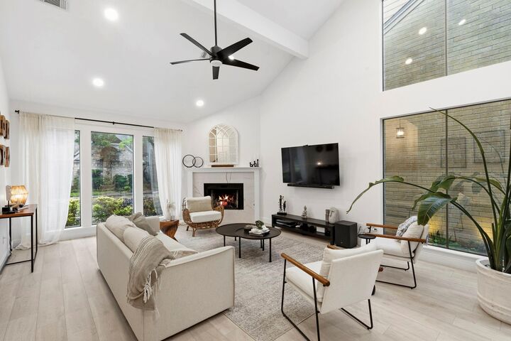 Property Photo:  9584 Doliver Drive  TX 77063 