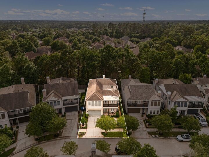 Property Photo: 172 McGoey Circle TX 77384