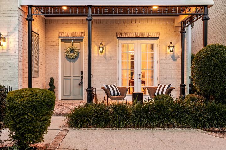 Property Photo: 172 McGoey Circle TX 77384