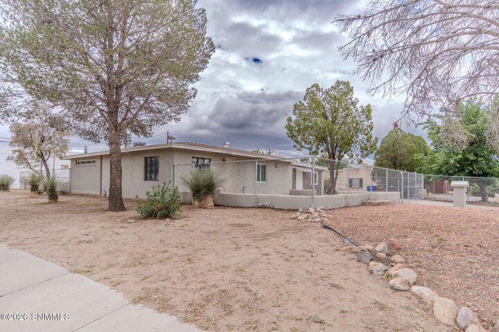 Property Photo:  801 Chaparro Street  NM 88001 
