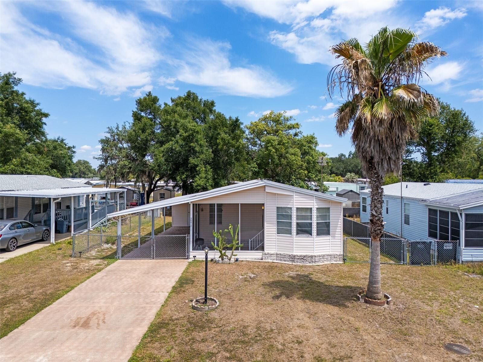 Property Photo:  38052 Lawanda Loop  FL 33542 