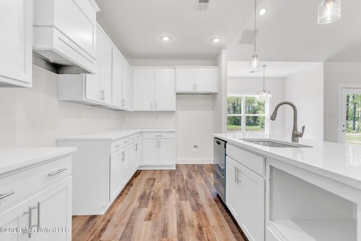 Property Photo: 291 Centerline Roper Loop MS 38611