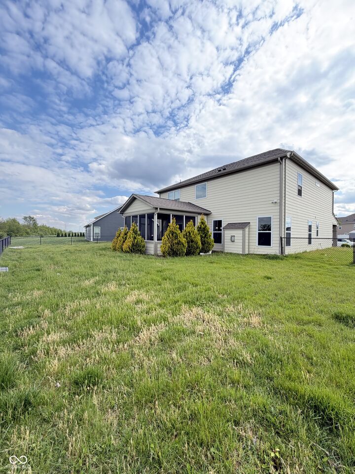 Property Photo:  1407 Classic Avenue  IN 46143 