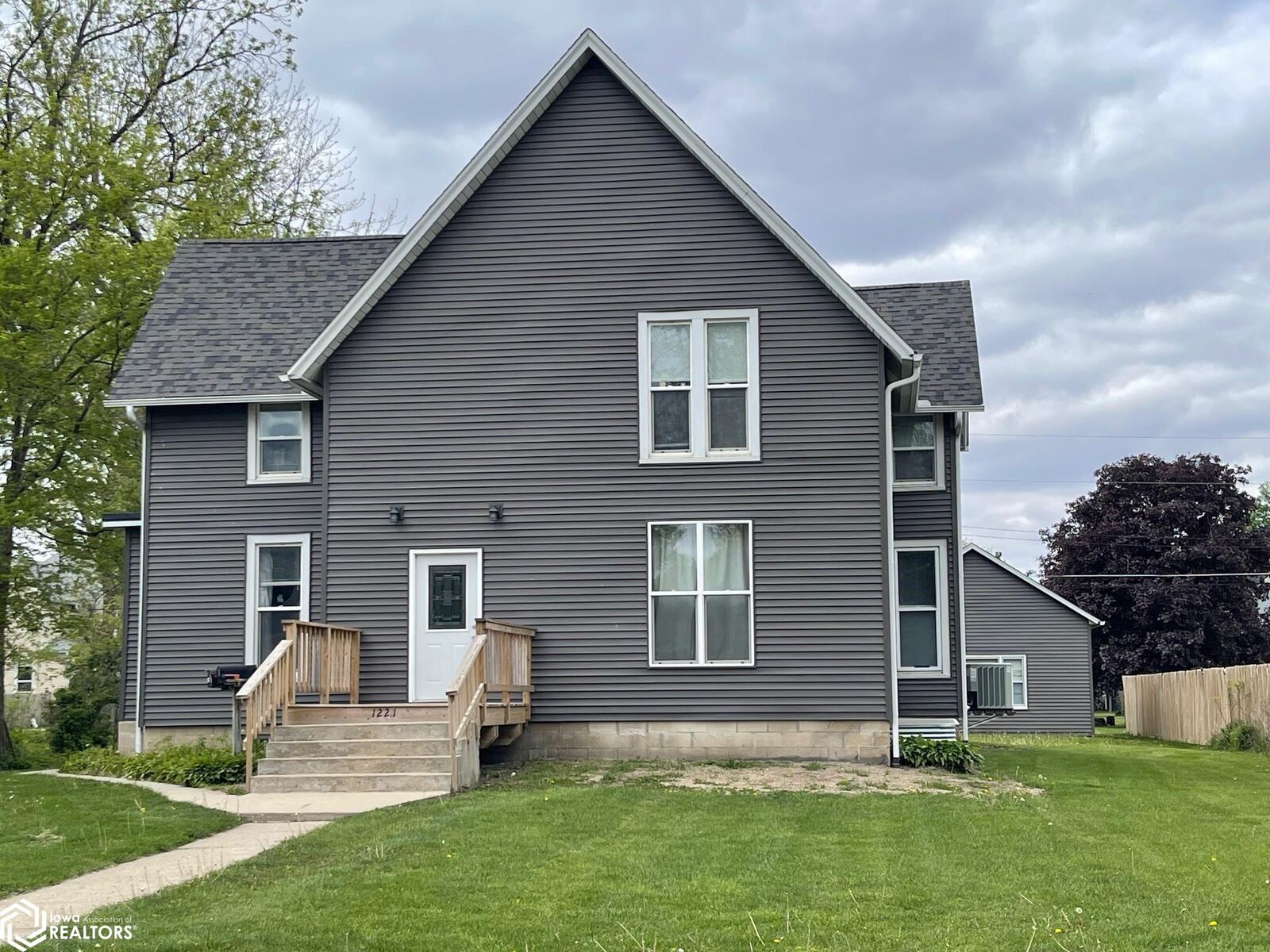 Property Photo:  1221 Main Street  IA 50112 