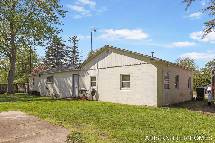 Property Photo: 2756 Beeline Road MI 49424