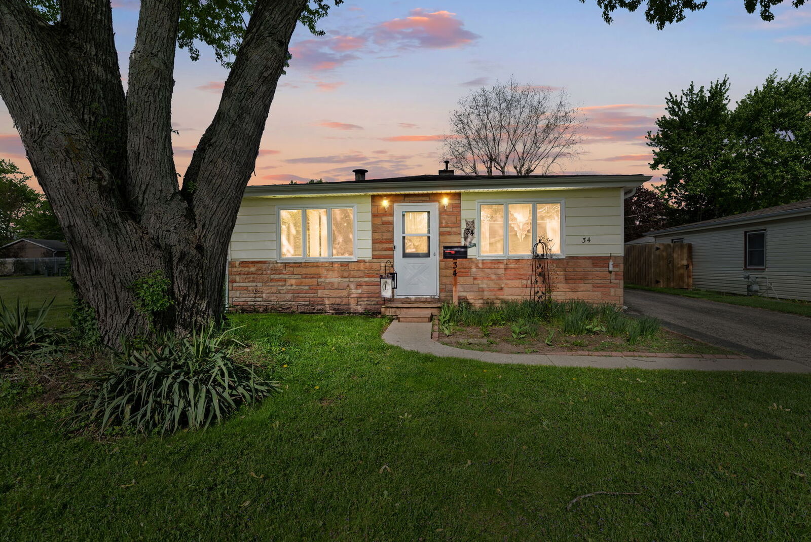 Property Photo:  34 N California Avenue  IL 60060 
