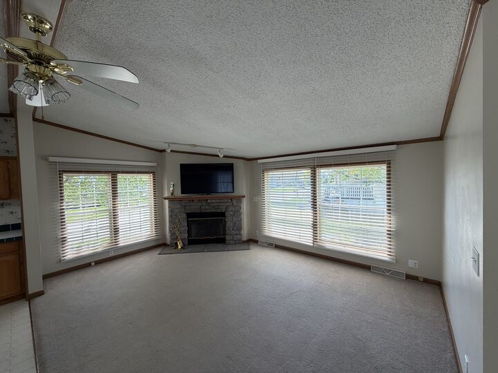 Property Photo: 16 Oriole Lane IL 60401