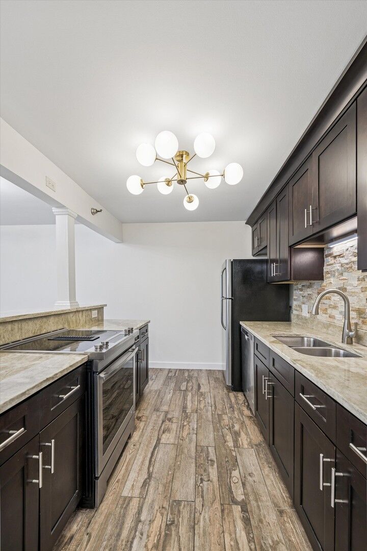 Property Photo:  200 N Dearborn Street 1007  IL 60601 