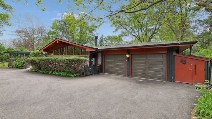 Property Photo: 28W521 Purnell Road IL 60185