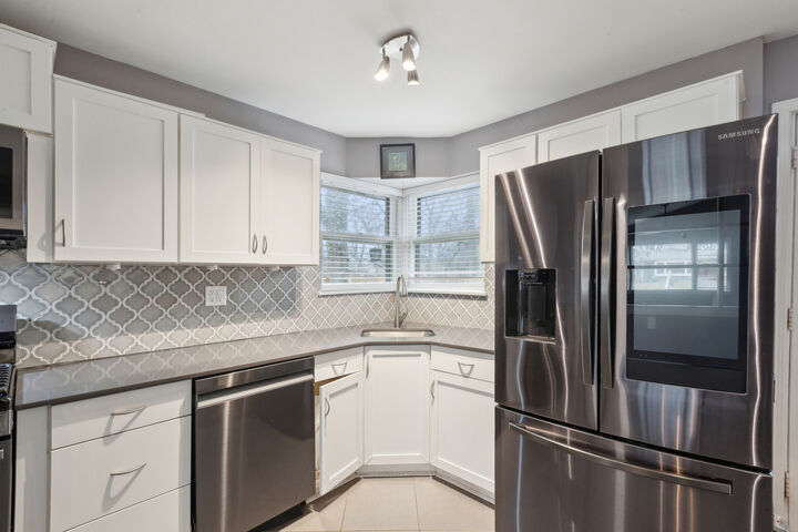 Property Photo:  244 Glendale Road  IL 60025 