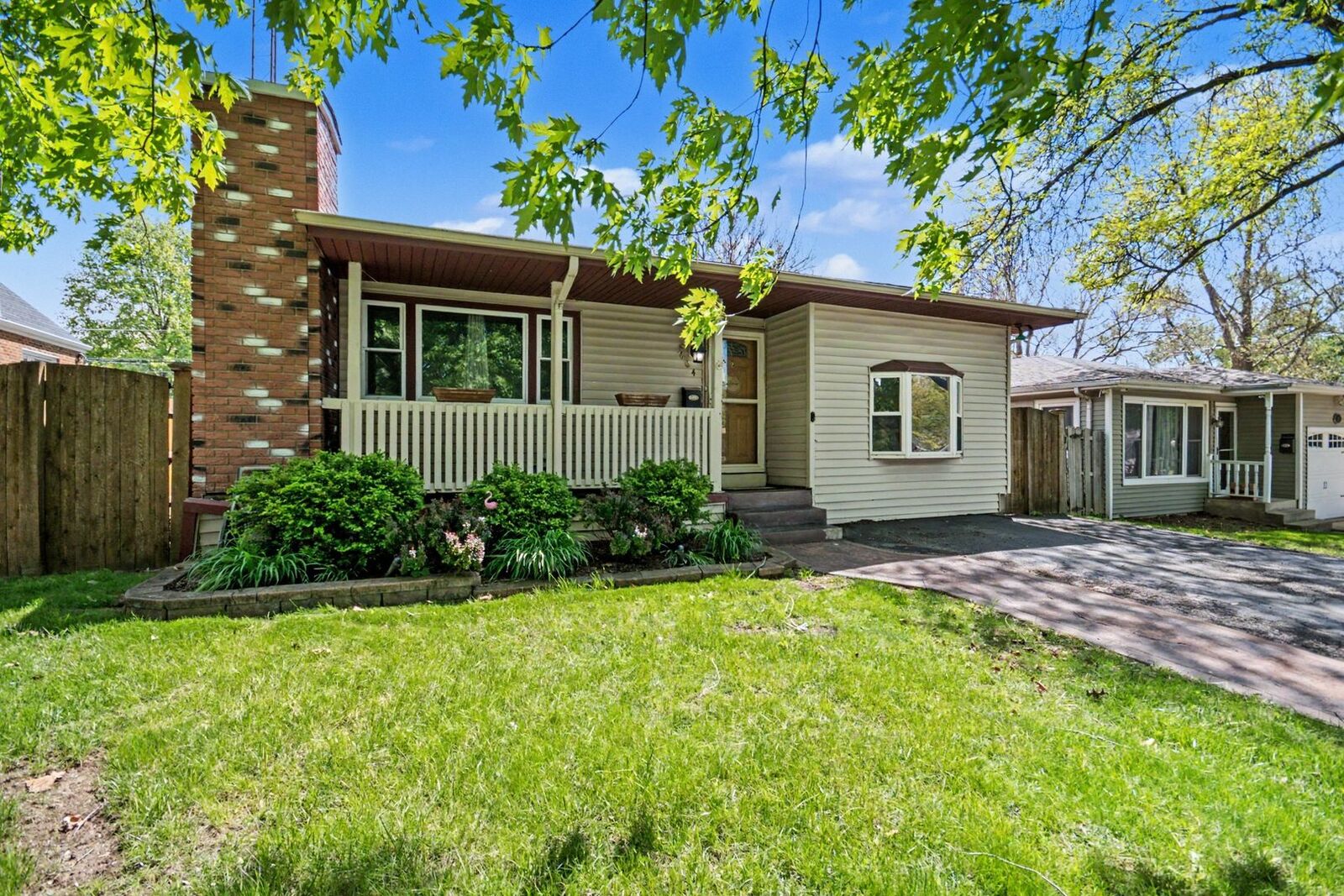 Property Photo:  604 Cowles Avenue  IL 60435 