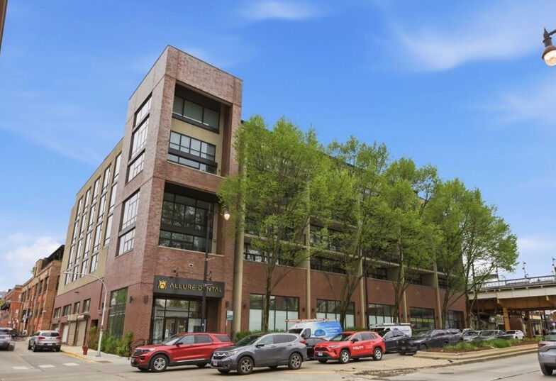 Property Photo:  3946 N Ravenswood Avenue 505  IL 60613 