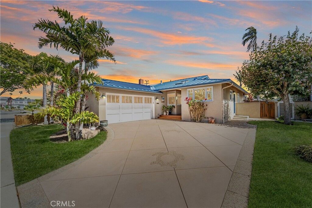 Property Photo:  800 Driftwood Avenue  CA 90740 