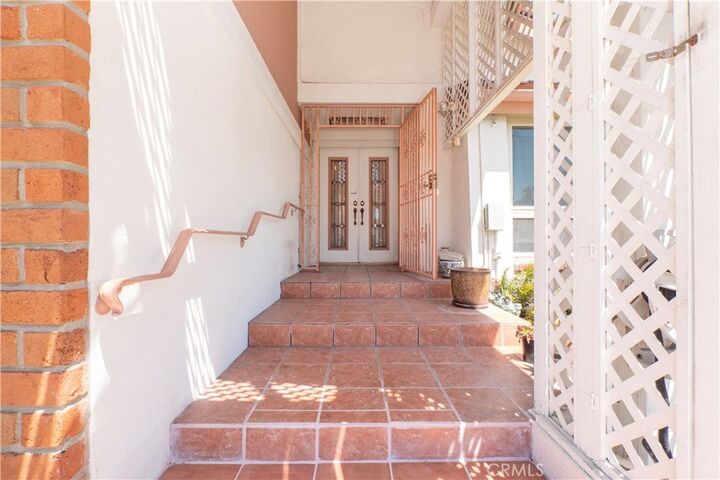 Property Photo:  2001 W San Lorenzo  CA 92704 