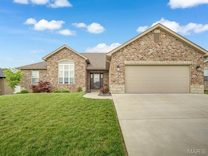 Property Photo:  1305 Coleridge Court  IL 62269 
