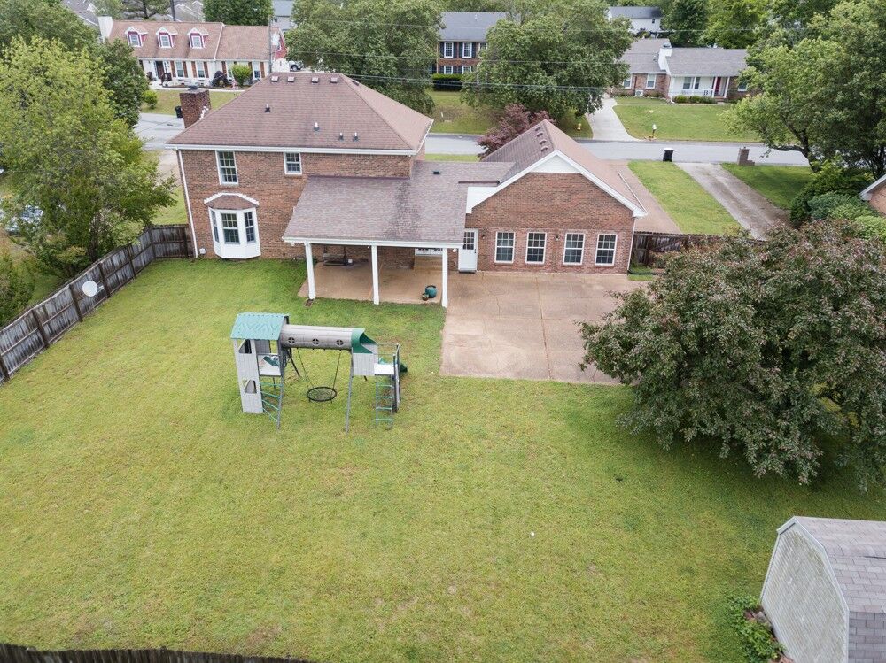 Property Photo: 522 W Point Dr TN 37043