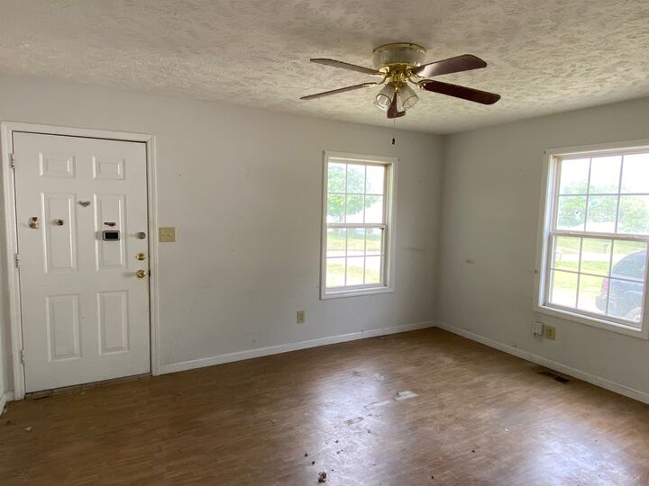 Property Photo:  1652 Vista Ln  TN 37043 