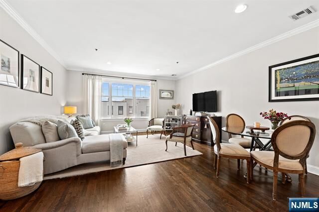Property Photo:  82 Clinton Street 5E  NJ 07030 
