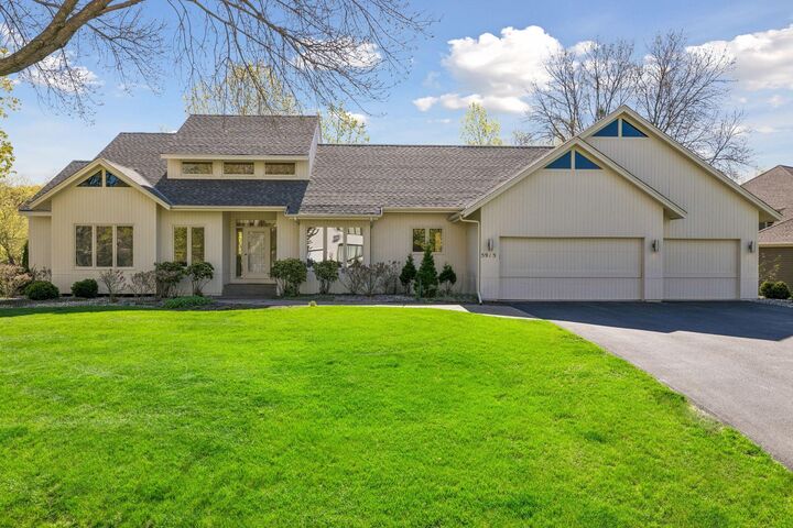 Property Photo:  5915 Sweetwater Circle  MN 55331 