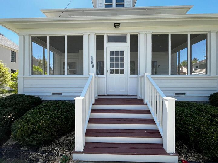 Property Photo:  408 5th Street E  MN 55057 