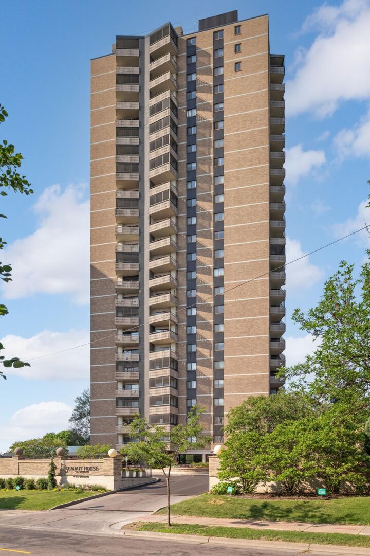 Property Photo:  400 Groveland Avenue 1514  MN 55403 