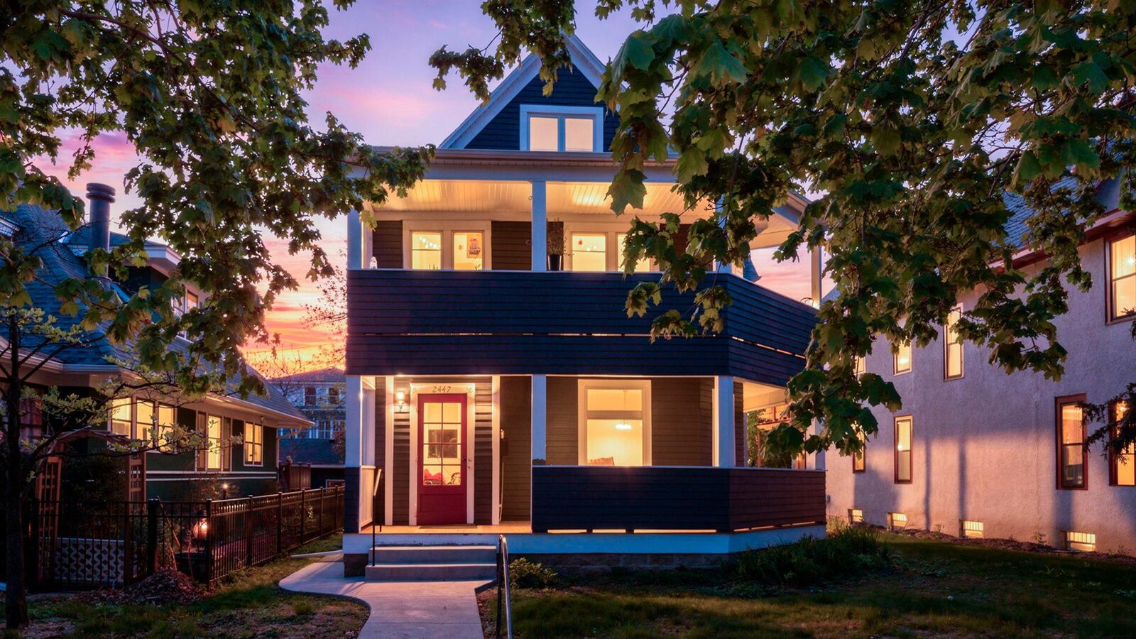 Property Photo:  2447 Colfax Avenue S  MN 55405 