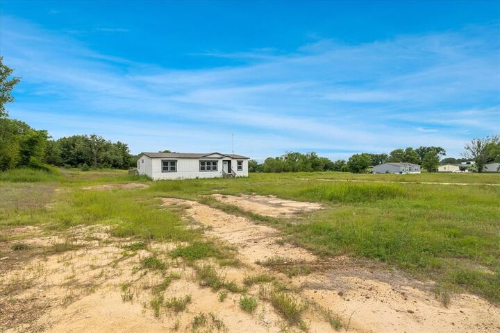 Property Photo:  456 County Road 178  TX 76240 