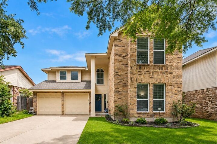 Property Photo:  825 Ashmount Lane  TX 76017 