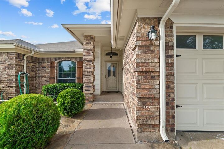 Property Photo:  1514 Sayles Avenue  TX 76018 