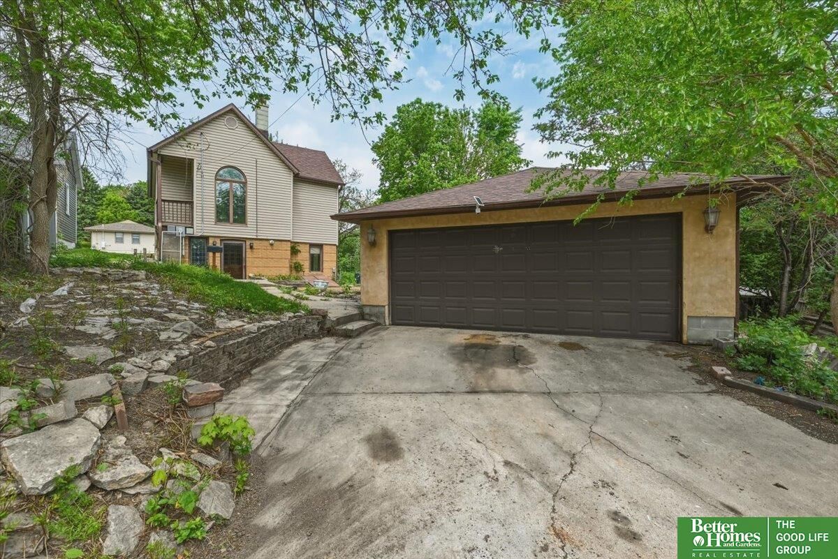 Property Photo:  1119 Arthur Street  NE 68107 