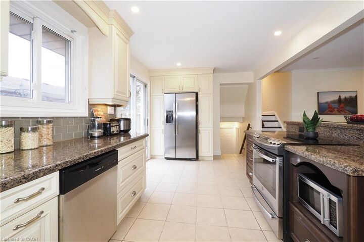 Property Photo:  163 Pinegrove Crescent  ON N2L 4T9 