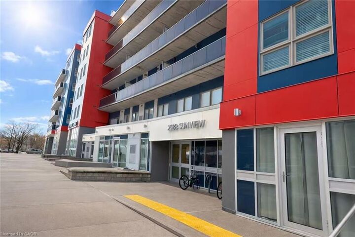 Property Photo:  258B Sunview Street 283  ON N2L 0H7 