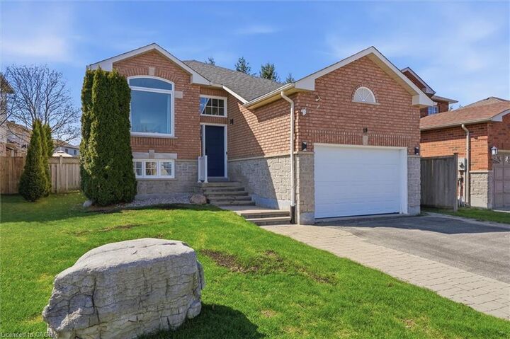 Property Photo:  19 Leslie Avenue  ON L4N 9N9 