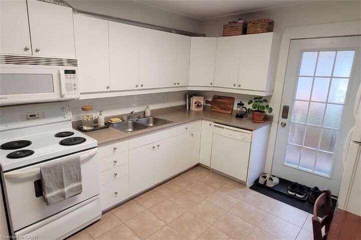 Property Photo:  131 Leland Street  ON L8S 3A3 