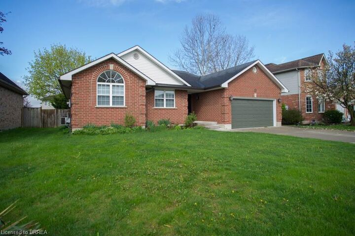 Property Photo:  15 Dogwood Drive  ON N4G 5S5 