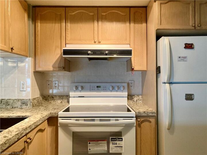 Property Photo: 909 Bay Street 2304 ON M5S 3G2
