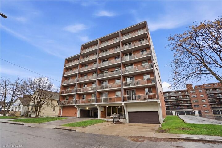 Property Photo:  30 Summit Avenue 401  ON L8V 2R8 