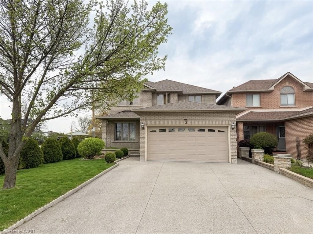 Property Photo:  2 Pineridge Drive  ON L9A 5K2 