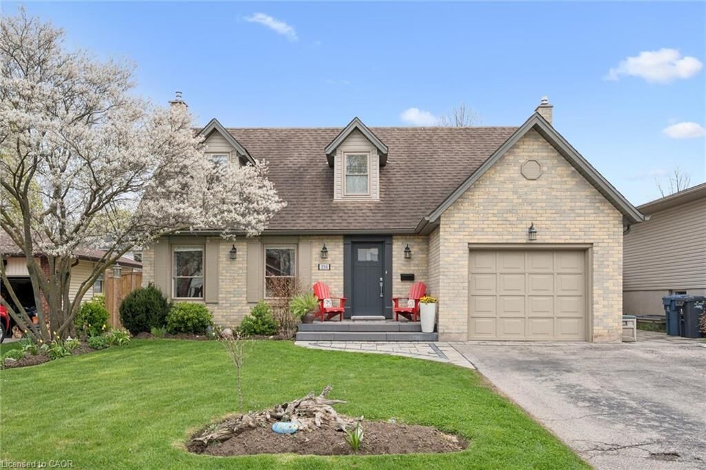 Property Photo:  256 West Acres Drive  ON N1H 7P1 
