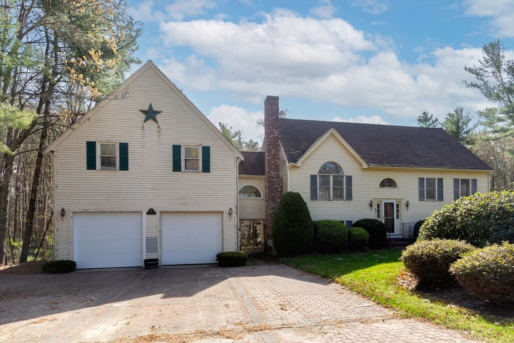 Property Photo:  20 Dinahs Way  MA 02571 