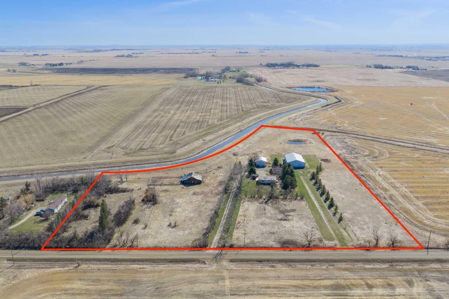 Property Photo:  222075 Range Road 264  AB T0J 0M0 